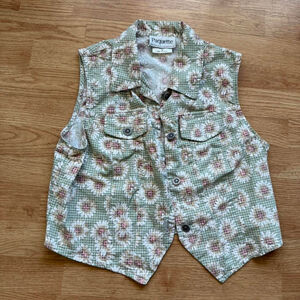 Vintage Paquette green gingham daisy vest 🌼